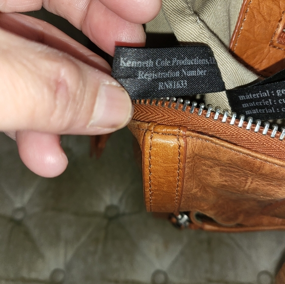 Authentic Kenneth Cole Tote bag - Picture 8 of 9
